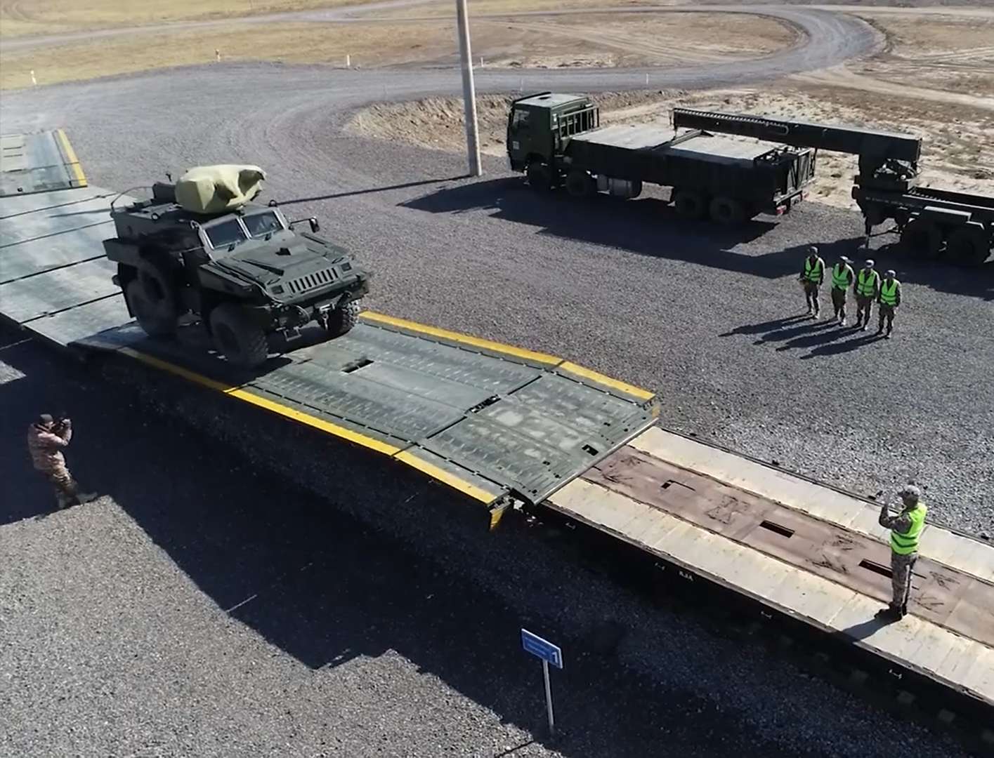 Use of an SRMA ramp for loading military equipment