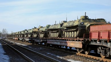 Боевые машины пехоты на платформах воинского эшелона