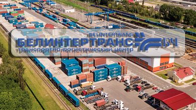 Вид сверху на контейнерный терминал, логотип «Белинтертранс»