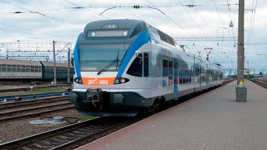 Электропоезд Stadler у платформы