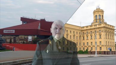 Коллаж: мужчина в военной форме на фоне здания вокзала и здания с башней