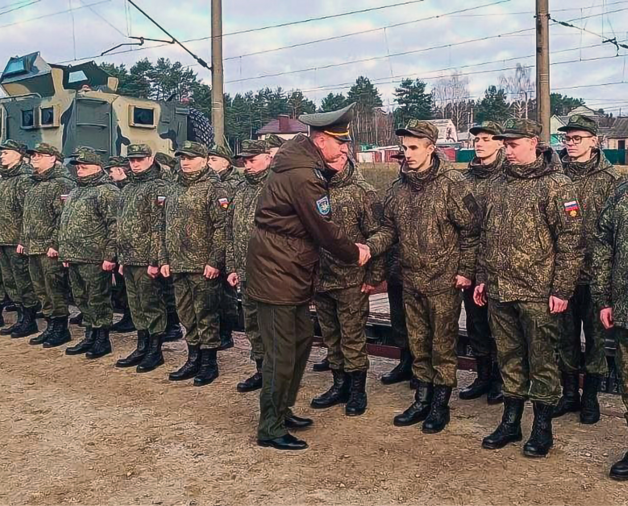 Снимки с места встречи российских военных после прибытия и разгрузки воинского эшелона №961 на станции Озерище, 3 из 4